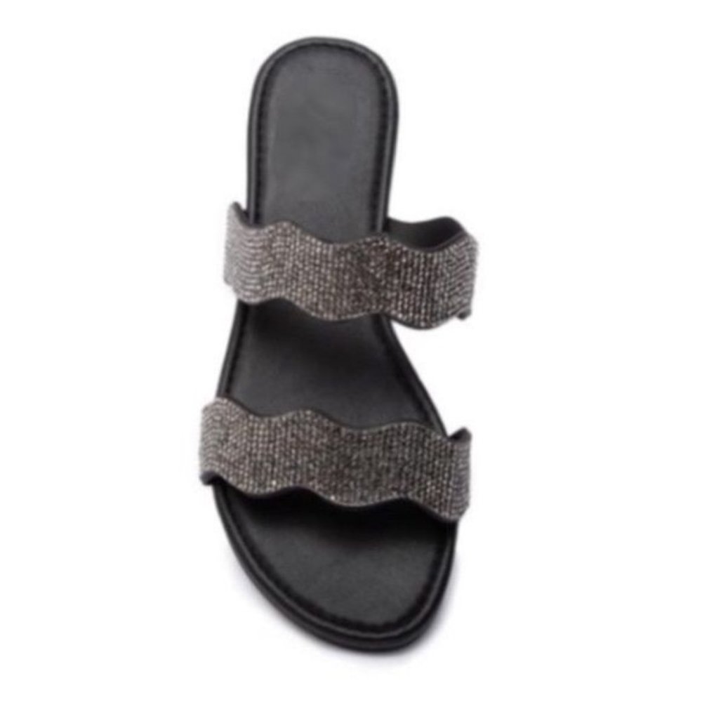 !! NEW !! Double Scalloped Strap Embellished Slide Sandals in Black